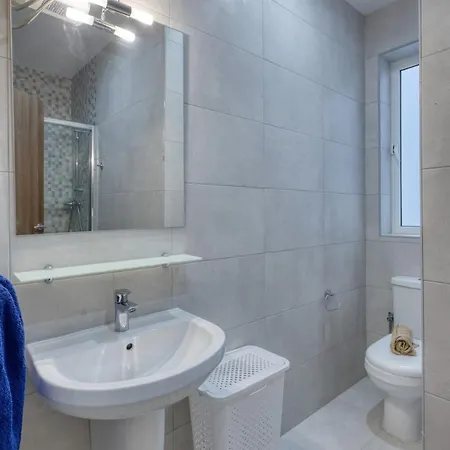2br Peaceful Balcony View شقة Gzira